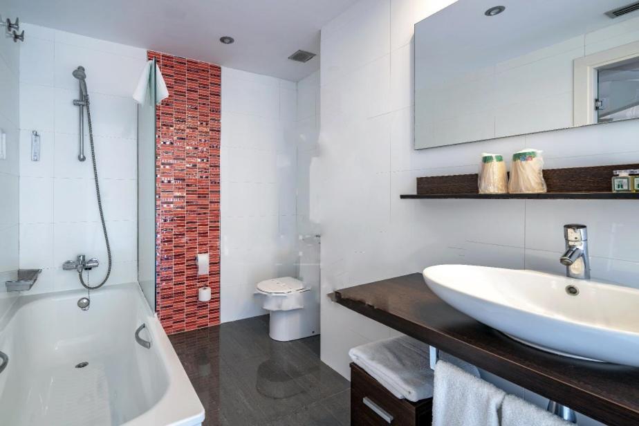 Hotel Spa La Central - Adults Only Macanet De Cabrenys Exterior photo